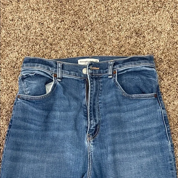 Abercrombie & Fitch Classic 8L High Rise Flare - Picture 2 of 4